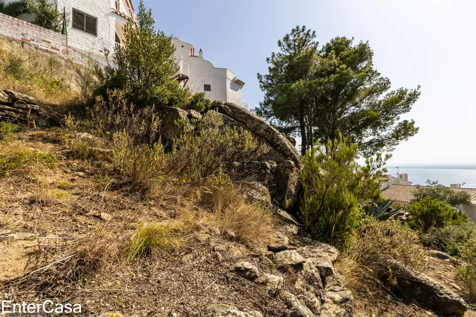 Belle maison à Puig Rom de Roses, construite en 2004, avec des vues spectaculaires sur la Baie de Roses et le Canigó