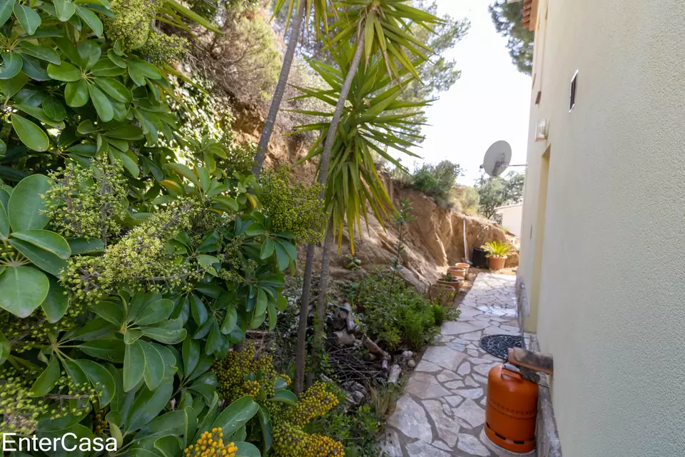 Beautiful house in Puig Rom, Roses, built in 2004, with spectacular views of the Bay of Roses and Canigó