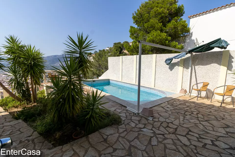 Beautiful house in Puig Rom, Roses, built in 2004, with spectacular views of the Bay of Roses and Canigó