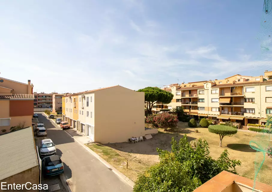 Apartment on the seafront in Empuriabrava with incredible panoramic views