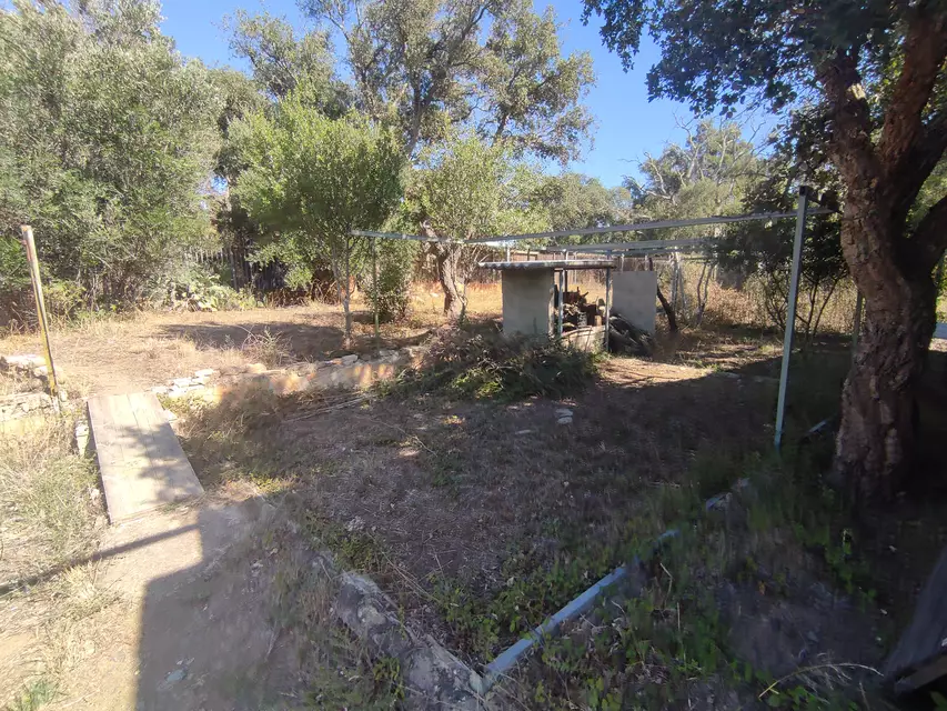 Propriété rustique de dans l'Empordà, avec une maison de 2 chambres à Rabós. Profitez d'un paradis de tranquillité dans cette propriété unique.