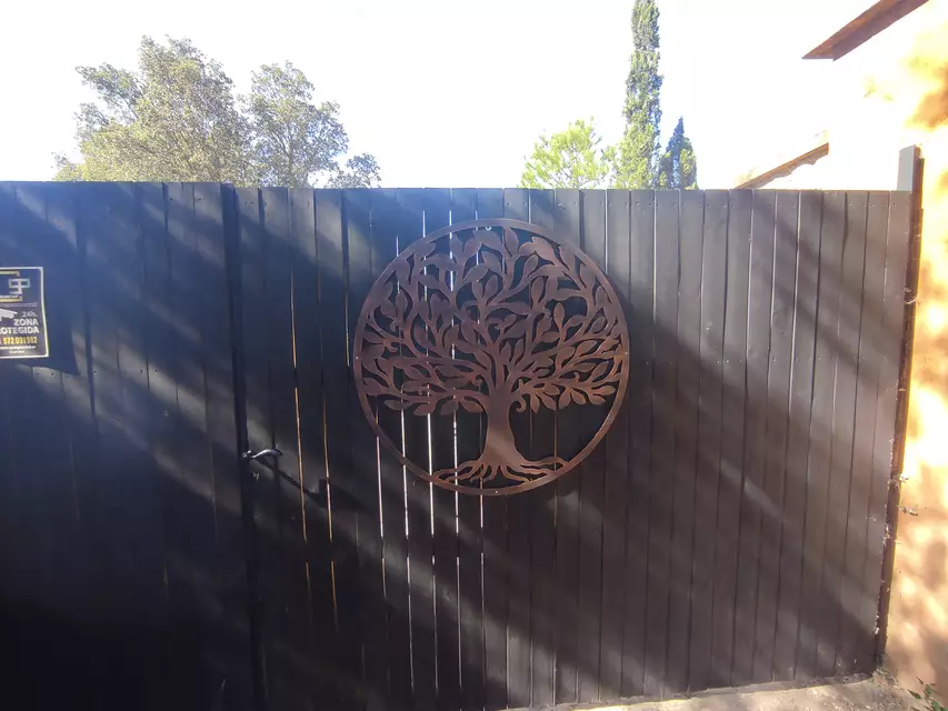 Propriété rustique de dans l'Empordà, avec une maison de 2 chambres à Rabós. Profitez d'un paradis de tranquillité dans cette propriété unique.