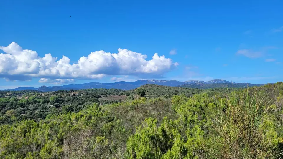 Rustikales Anwesen im Empordà, mit einem Haus mit 2 Schlafzimmern in Rabós. Genießen Sie ein Paradies der Ruhe in diesem einzigartigen Anwesen.