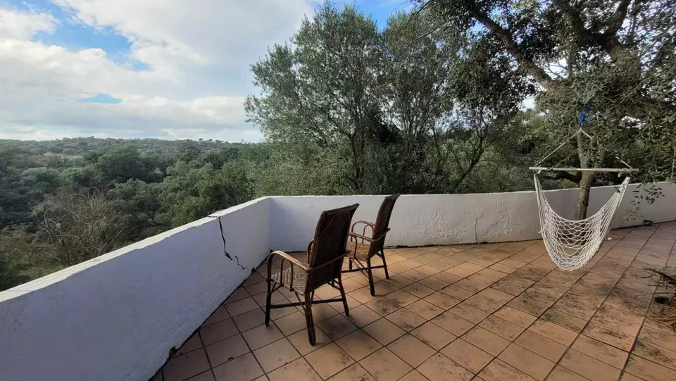 Rustikales Anwesen im Empordà, mit einem Haus mit 2 Schlafzimmern in Rabós. Genießen Sie ein Paradies der Ruhe in diesem einzigartigen Anwesen.