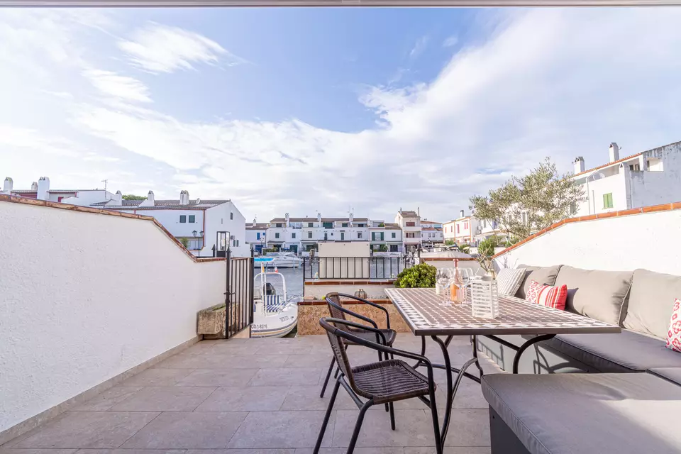 Casa con arquitectura tradicional española con toques de modernidad.