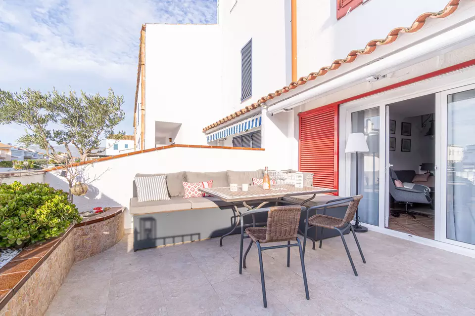 Casa con arquitectura tradicional española con toques de modernidad.