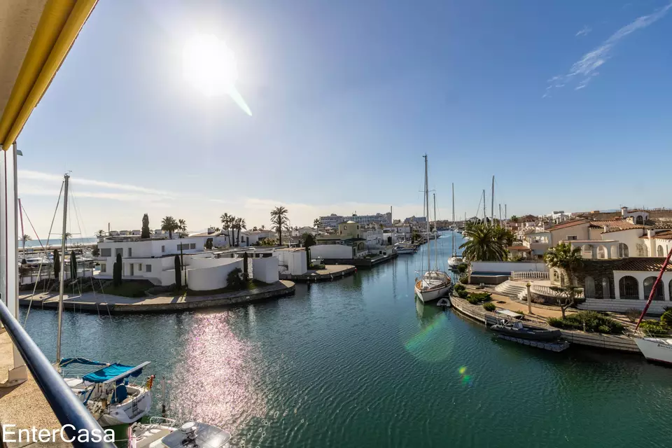 Fantastique appartement de 2 chambres avec piscine commune