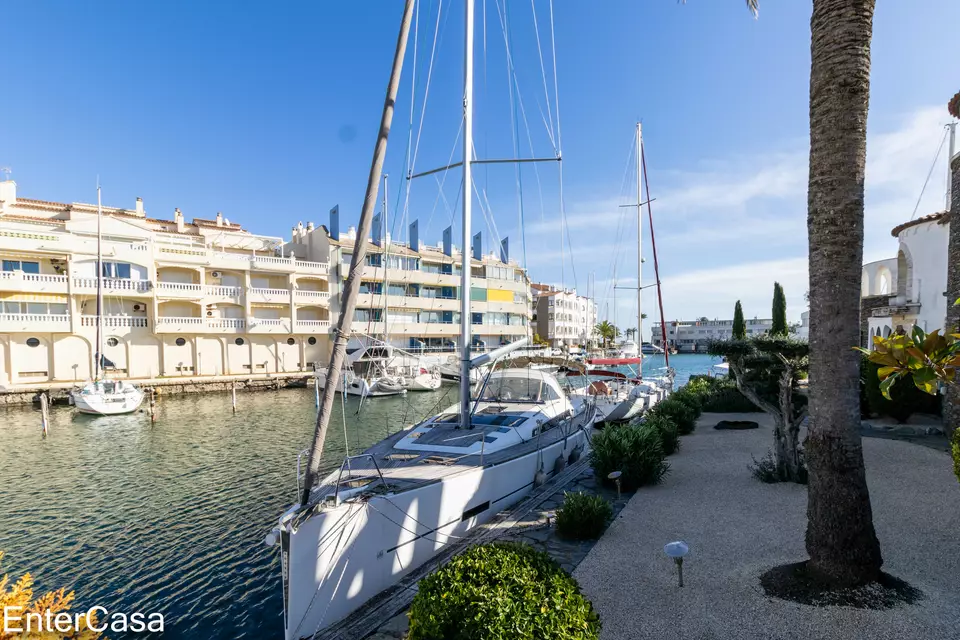 Fantastique appartement de 2 chambres avec piscine commune